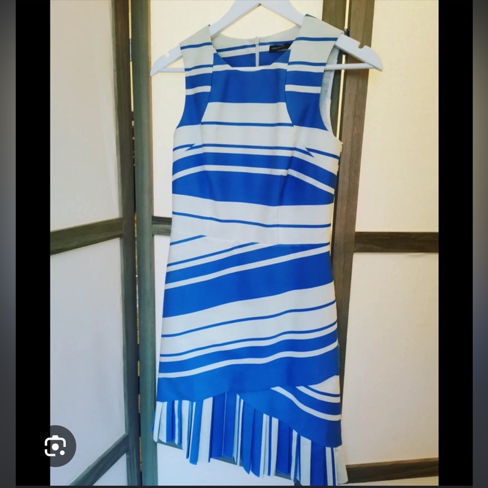 Karen Millen Blue And White Panelled Sheath Dress With Pleated Front Skirt sz 4